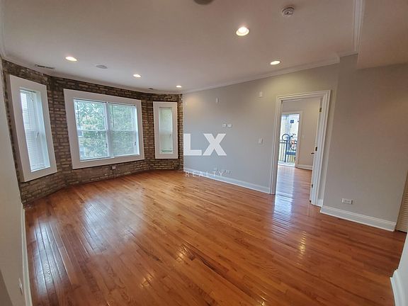 4th image of 6504 N Claremont Ave APT 2W