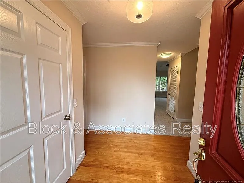 Building Photo - 1165 Greenbriar Dr
