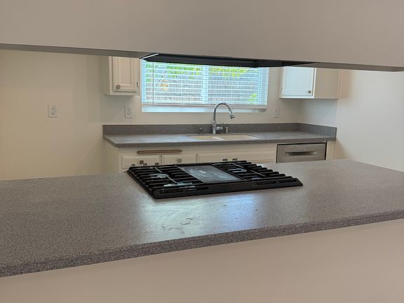 4th image of 361 Dorothy Ct