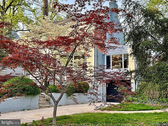 3rd image of 3849 N Upland St