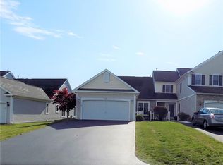 34 Foxe Cmns, Rochester, NY 14624