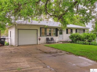 6710 Hartman Ave, Omaha, NE 68104