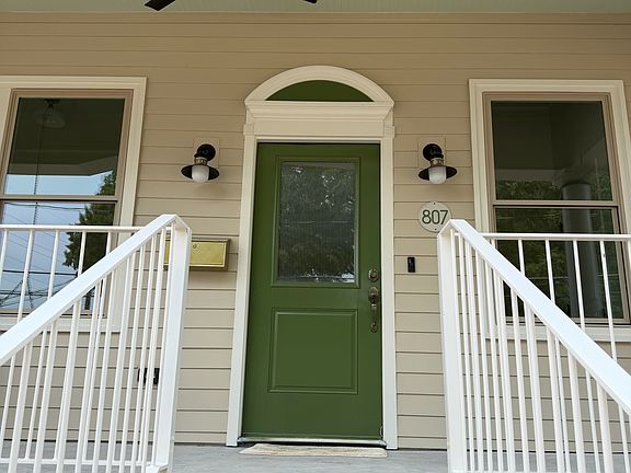 2nd image of 807 Rosehill Ave