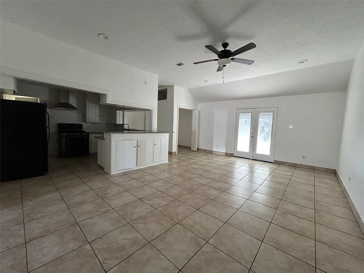 4 bed, 2.0 bath, 1742 sqft, $1,850 — Photo 3