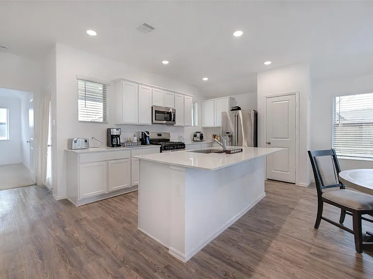 2904 Cordova Hill Dr — Photo 22