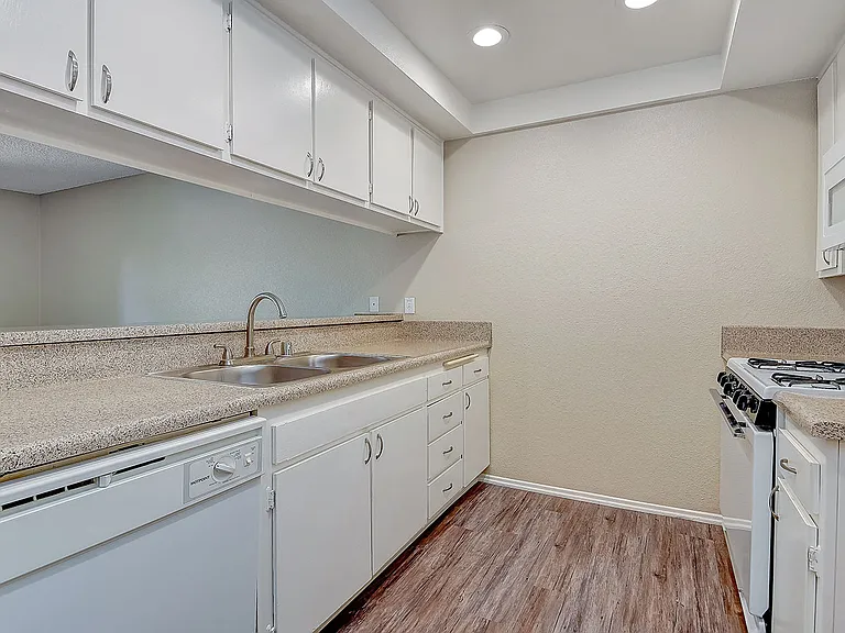 Grande Apartment Homes Kitchen