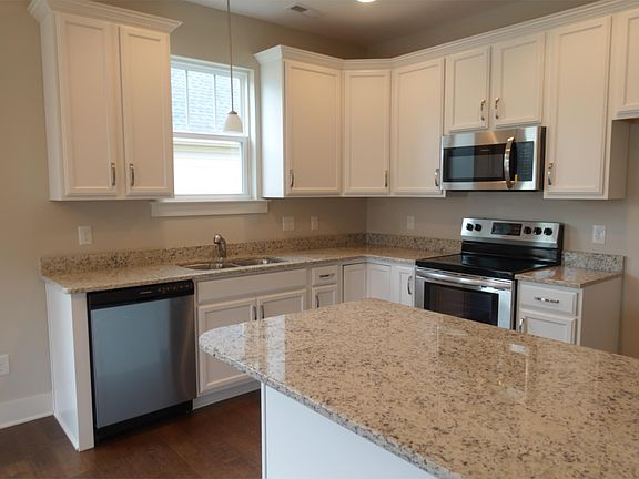 3rd image of 15 Bishop Lake Way