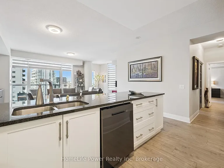 1 Hurontario St #1201 — Photo 16