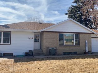1424 E 1st St, Redfield, SD 57469