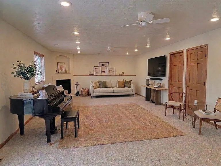 7720 W Justice St — Photo 13