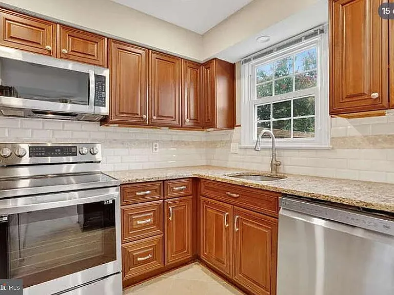 7427 Salford Ct — Photo 15