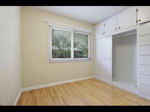 2nd image of 1415 W Longview Ave