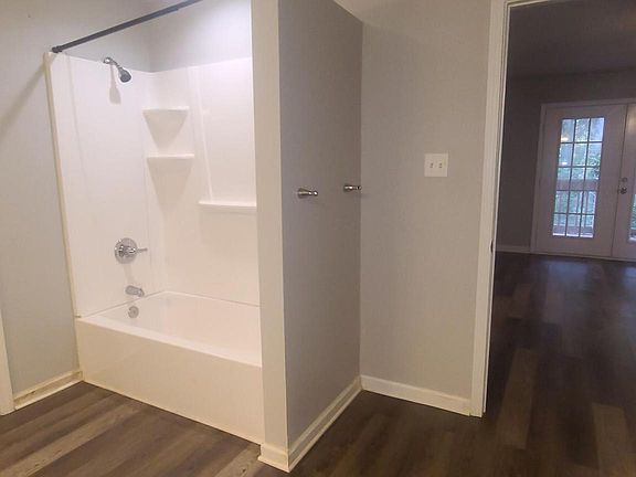 5th image of 349 Hiller Dr #B