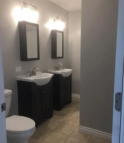 725 Russell Dr — Photo 3