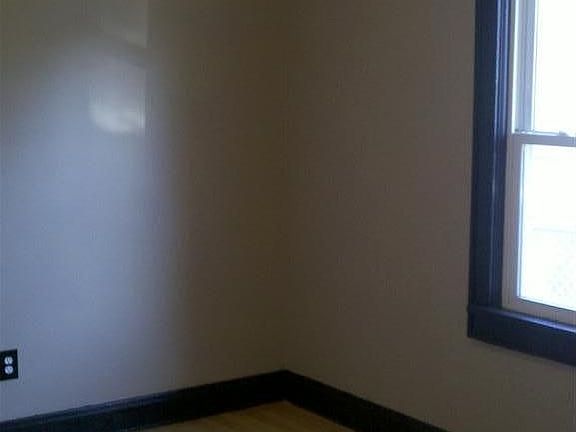 4th image of 106 Woodlawn Ave