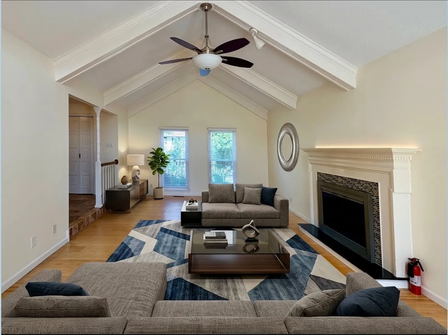 3 bed, 2100 sqft, $2,500 — Photo 2