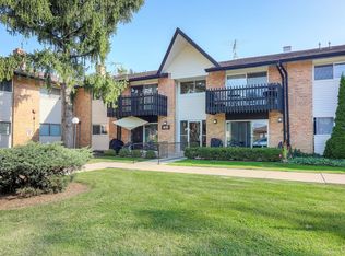 16B Kingery Quarter APT 208, Burr Ridge, IL 60527