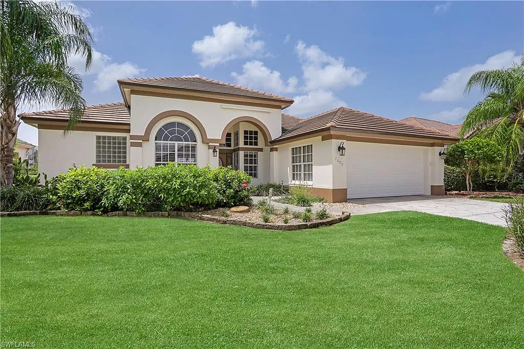 3 bed, 2.0 bath, 2259 sqft, $10,000 — Photo 2