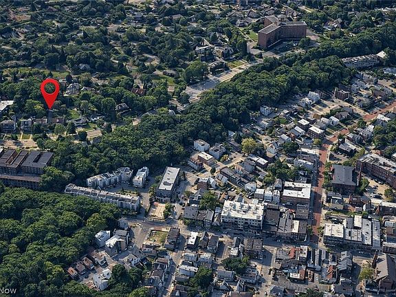 3rd image of 2410 Overlook Rd