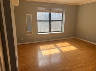 5661 Waterman Blvd, Saint Louis, MO 63112