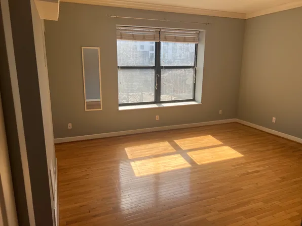 5661 Waterman Blvd, Saint Louis, MO 63112