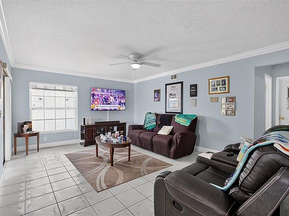 3rd image of 1564 LAWNDALE CIRCLE