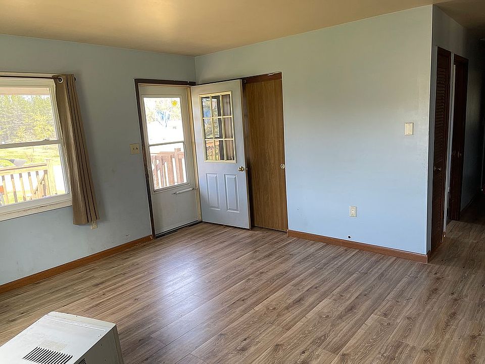 1st image of 132 Dana Ln