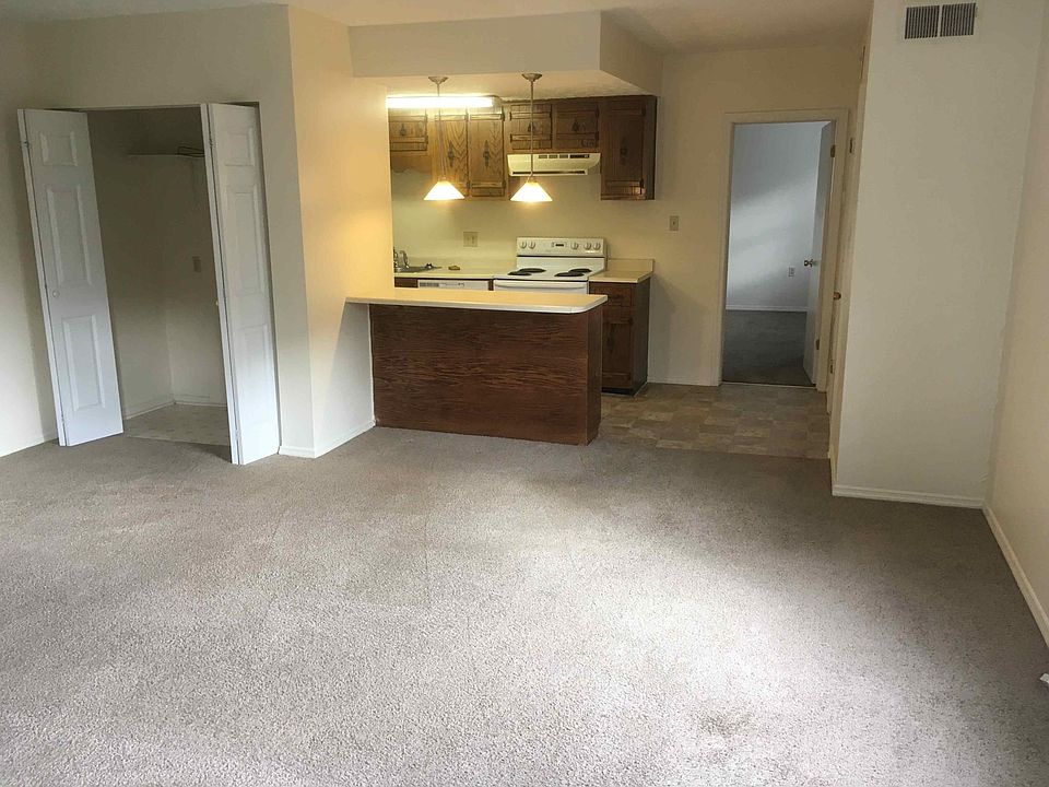 2nd image of 2027 Idylwild Ct #1