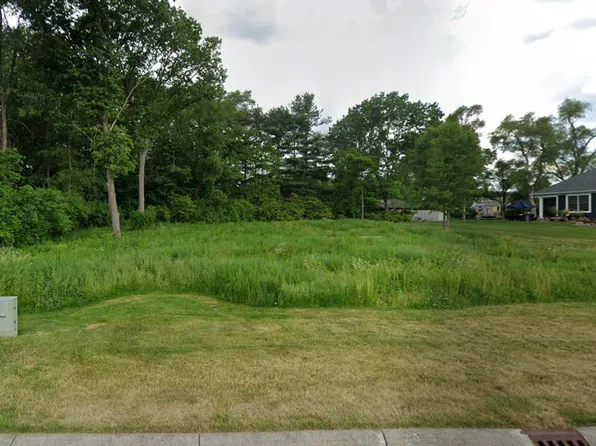 51527 Summer Hill Dr, Granger, IN 46530