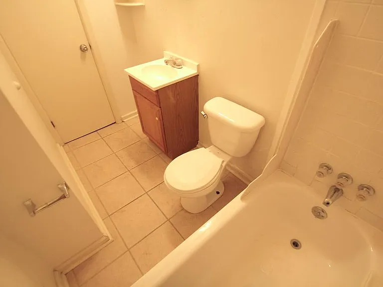 720 West St — Photo 15