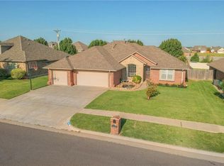 10709 Middlesbrough Ln, Yukon, OK 73099