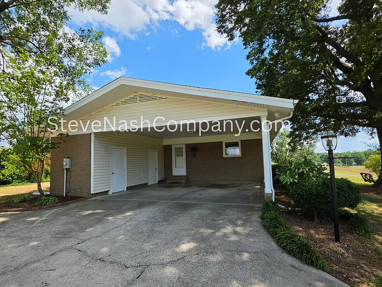 10204 Landsford Rd — Photo 15