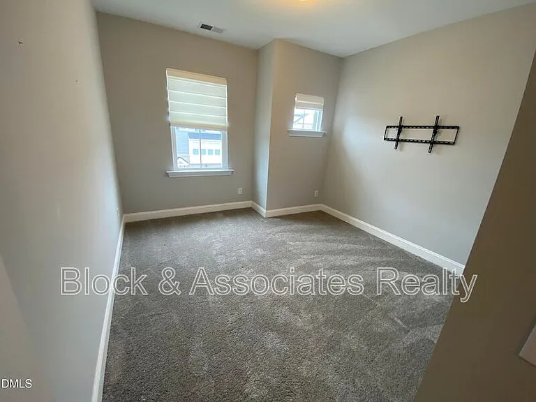 806 Grafton Peak Ln — Photo 19