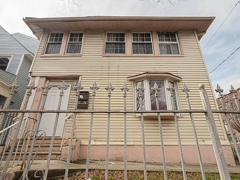 131 Osborne Ter #2F — Photo 14