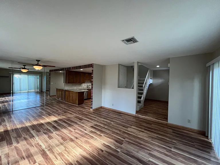 2604 Calle Elegante — Photo 7
