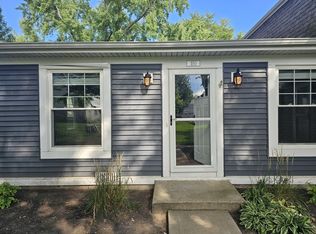 350 Meadow Ct #350, Vernon Hills, IL 60061