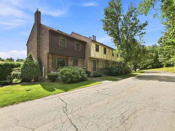 46 Scotty Hollow Dr #E, North Chelmsford, MA 01863