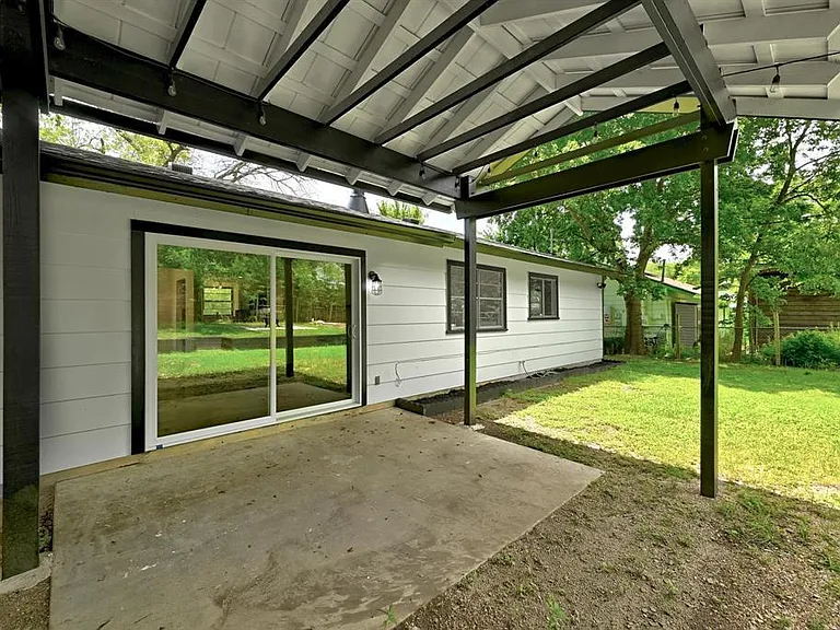 8520 Bradford Dr — Photo 33