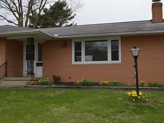 3rd image of 951 Pratt Ave