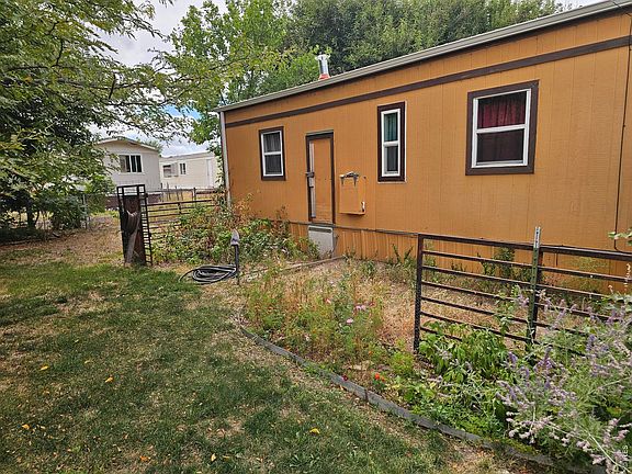 5th image of 227 Balsam St