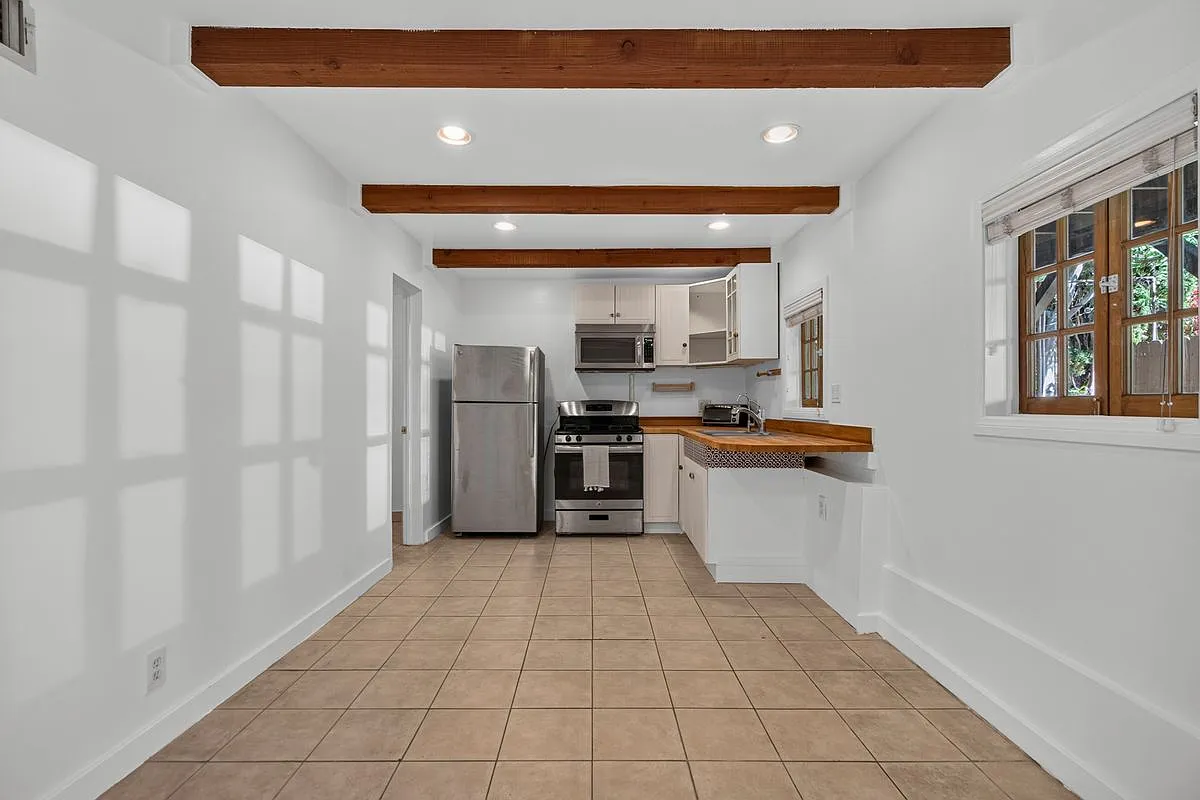 Studio, 1.0 bath, 375 sqft, $2,550 — Photo 3