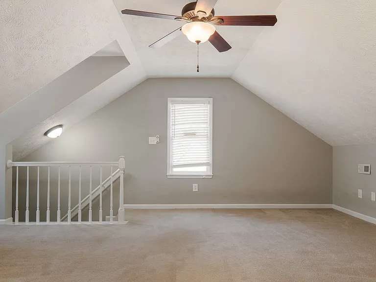 864 Hilton Dr — Photo 11