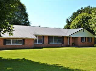 272 Farm Rd, Lewisburg, WV 24901