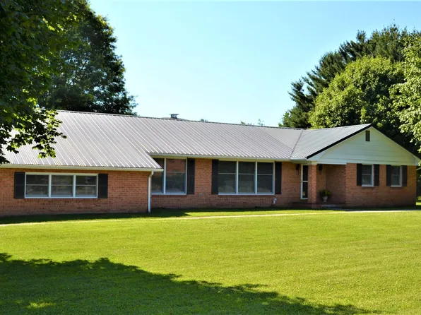 272 Farm Rd, Lewisburg, WV 24901