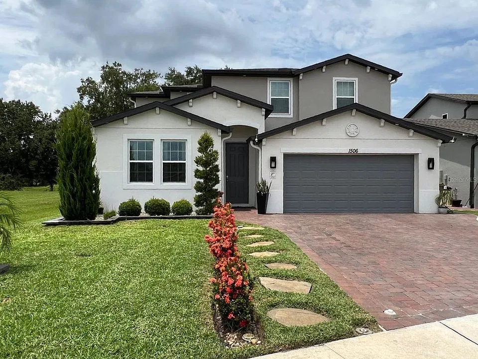 1506 Pines End Pl