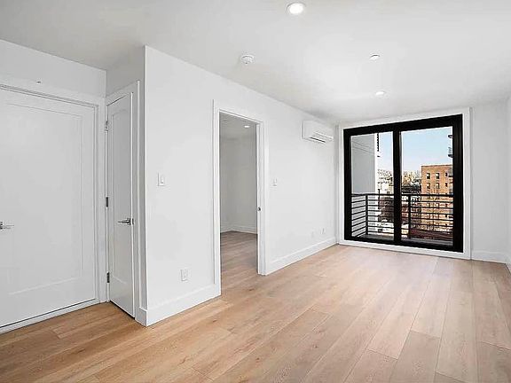 4th image of 23-33 Astoria Blvd #5D