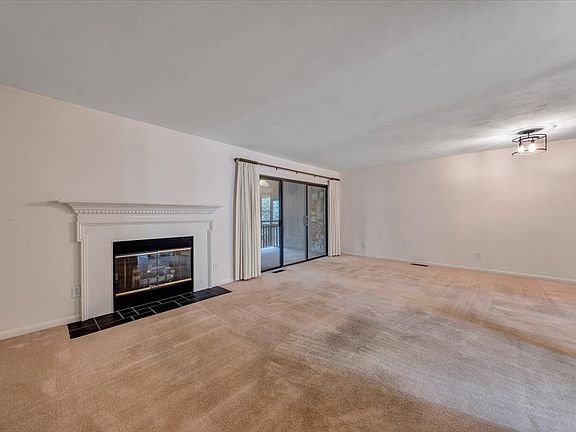 5th image of 3554 Londonderry Ln