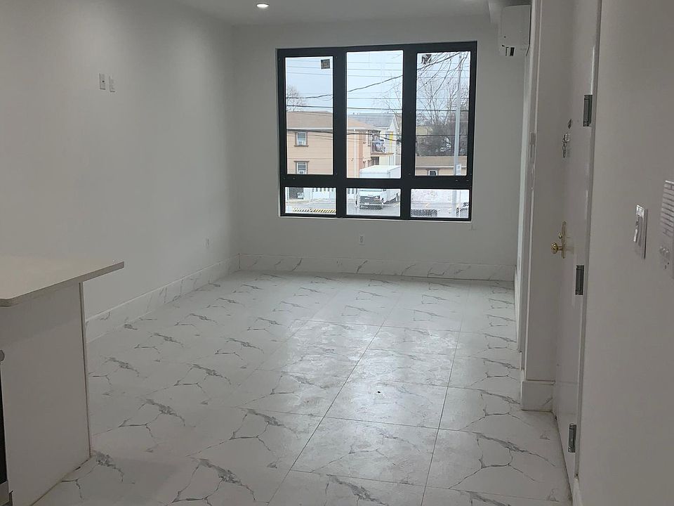 1st image of 12511 101st Ave #2