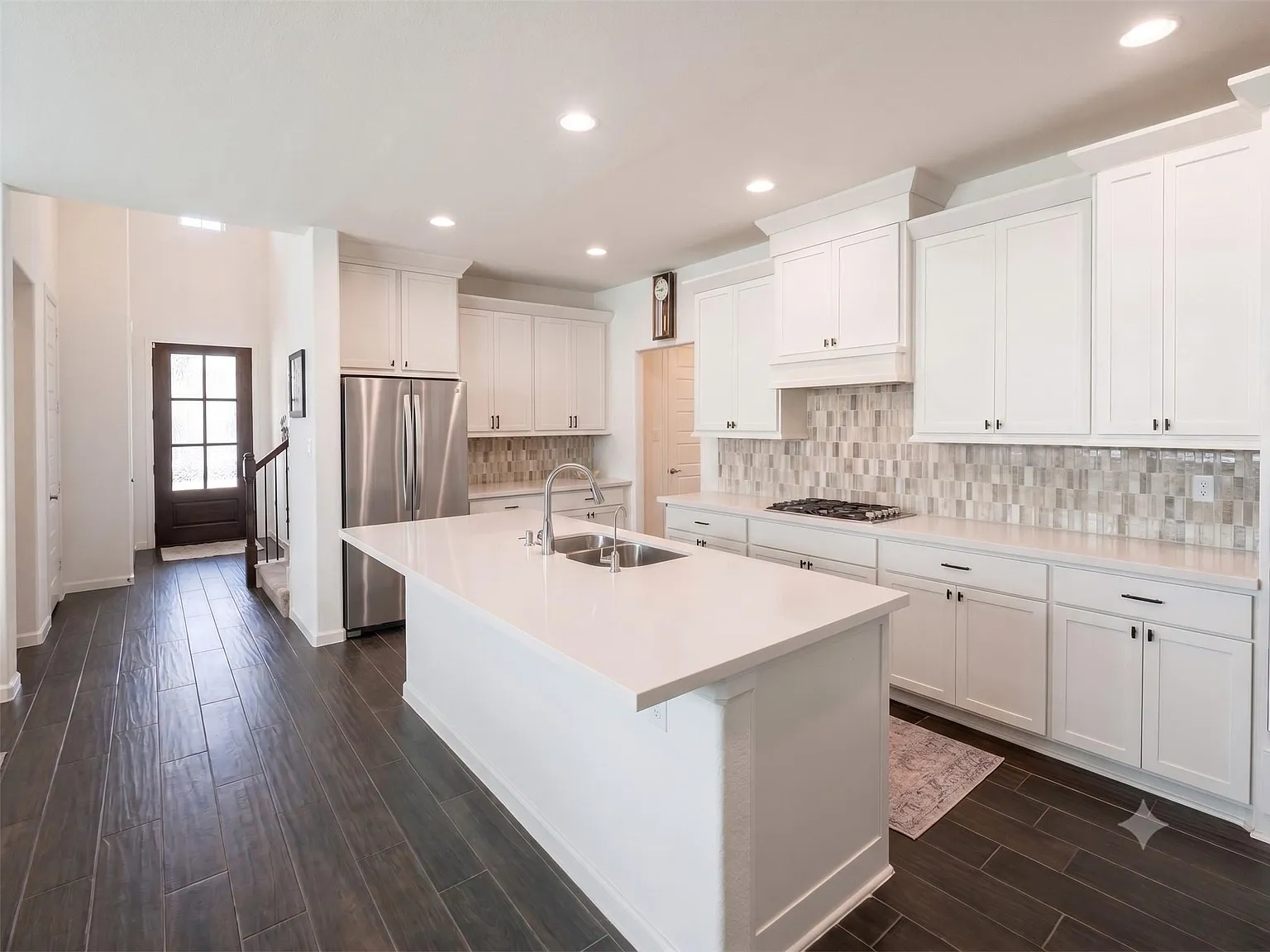 4 bed, 3.0 bath, 2461 sqft, $2,695 — Photo 4