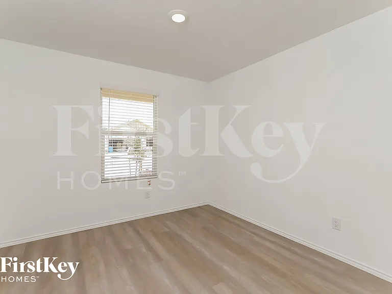 10643 Erinita Way — Photo 12